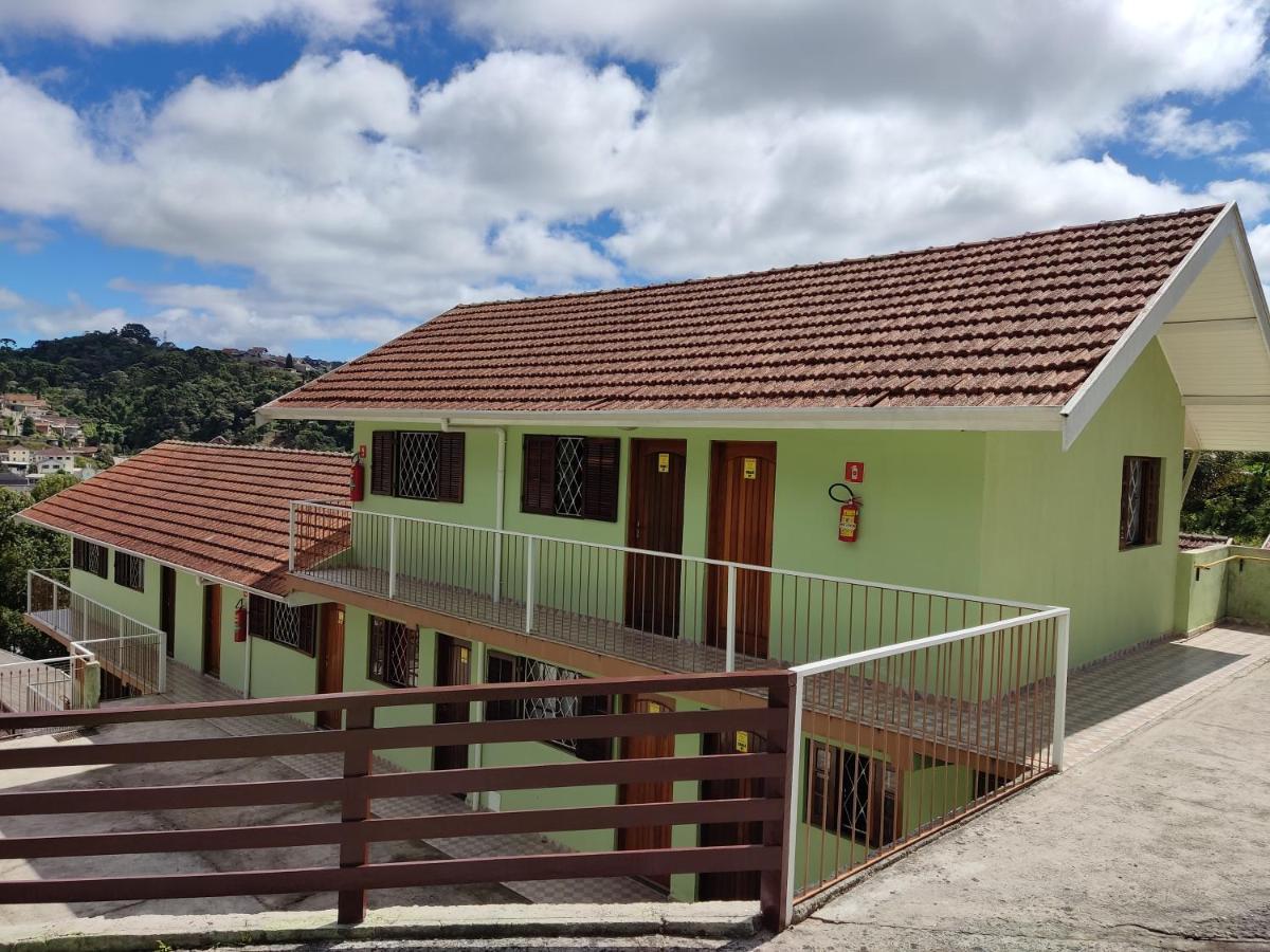 Pousada Portal Da Serra Campos do Jordão Екстериор снимка
